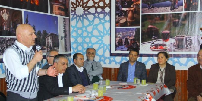 Başkan Altınok Öz Bilecikliler Derneğini Ziyaret Etti