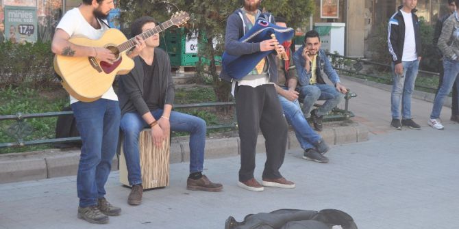Eskişehir Sokaklarında Tutum Sesleri