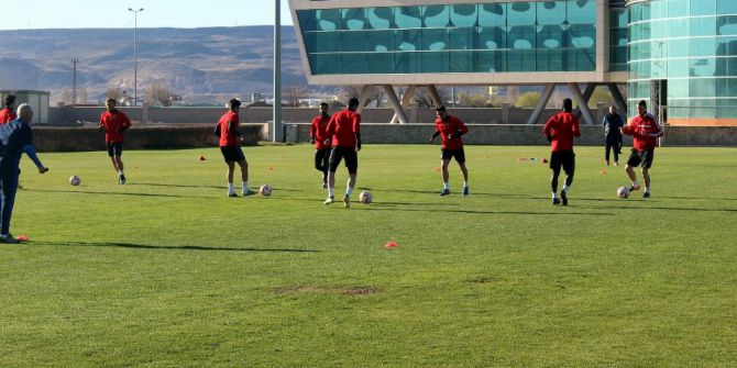 Kayserispor Kupada Oynayacağı Fenerbahçe Maçı Hazırlıklarına Devam Ediyor