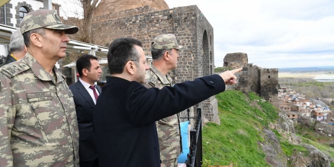 Genelkurmay Başkanı Akar, Diyarbakır Ve Batman’da Ziyaretlerde Bulundu