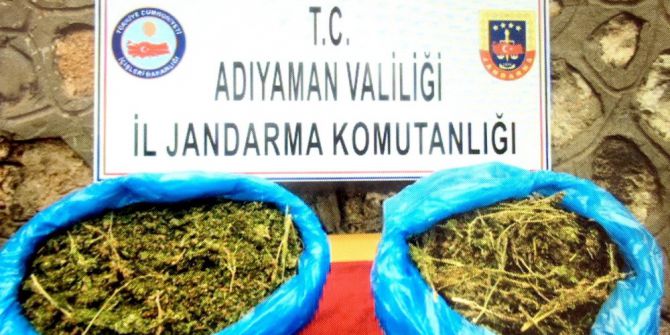Yol Kenarında 16 Kilo Esrar Bulundu