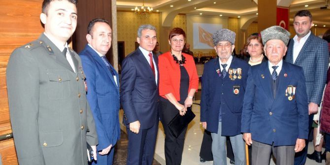 Kaymakam Küçük Şehit Aileleri Ve Gazilerle Bir Araya Geldi