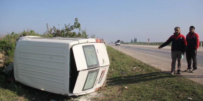 Takla Atan Minibüste Baba Ve Oğlun Burnu Bile Kanamadı