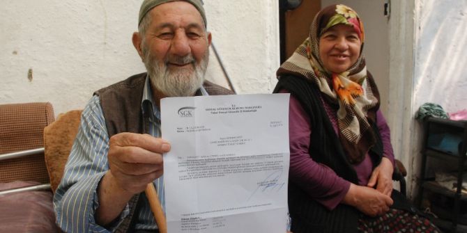 14 Yıldır Aldığı Emekli Maaşı Kesilen Yaşlı Adamın Maaş Sevinci