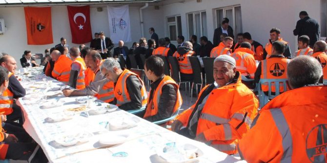 Bakan Yardımcısı Coşkunyürek Karayolları İşçileriyle Bir Araya Geldi