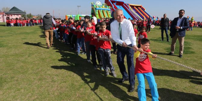 Denizli’de Çocuk Şenliği Çal’a Taşındı
