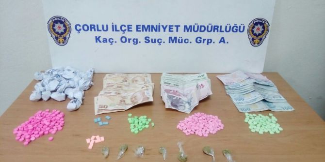 Suçüstü Yakalanan Uyuşturucu Tacirleri Tutuklandı