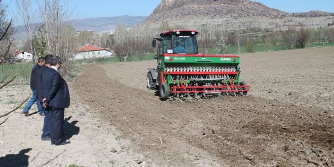 Turhal’da İlk Defa Çörek Otu Ekimi Yapıldı