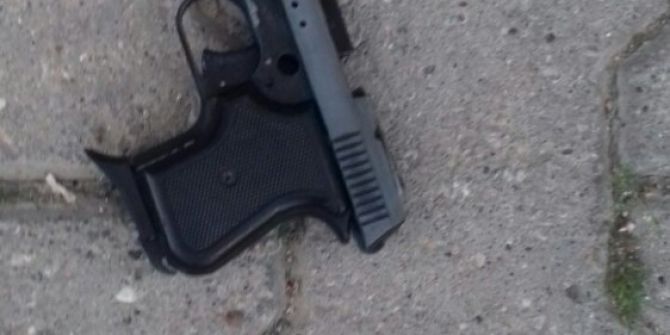 Boş Tabanca Doğrulttu, Tüfekle Öldürüldü