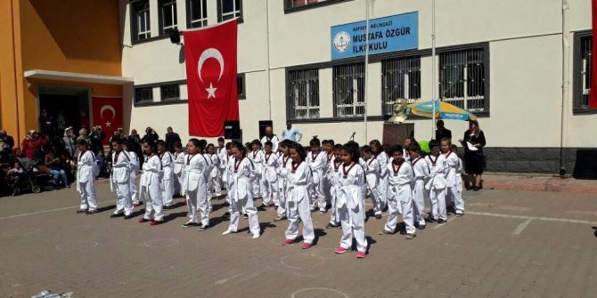 25. Dönem Ak Parti Milletvekili Yaşar Karayel: "Bu Nesli Vatanını Seven Bir Nesil Olarak Yetiştirmek Hepimizin Görevidir"