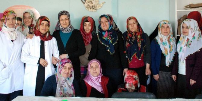 Bitlisli Kadınlar Hem Öğreniyor Hem Kazanıyor