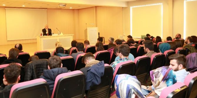 Başkan Sekmen Genç İletişimcilere Yeni Hükümet Sistemi’ni Anlattı