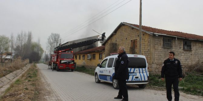 Mantar Üretim Tesisinde Yangın Korkuttu