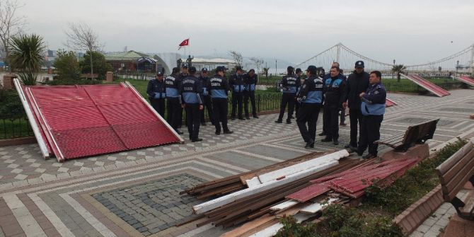Belediye Başkanı Ve Zabıta Karşı Karşıya Geldi