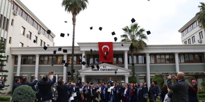 Toros Üniversitesi’nde Emlakçılar Kep Attı