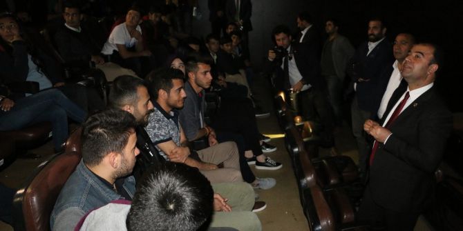 Büyükşehirden Sınavlara Hazırlanan Öğrencilere Sinema Keyfi