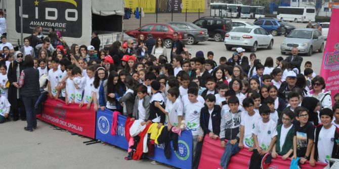 Büyükşehir’in Spor Tır’ı İnegöl’de