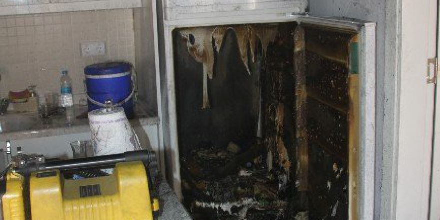 Didim’de Buzdolabı Az Daha Evi Yakıyordu