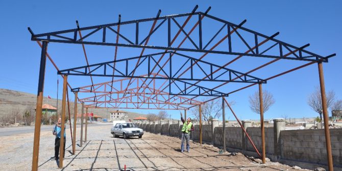 Develi Köylerinde Taziye Yeri Yapım Çalışmaları Devam Ediyor