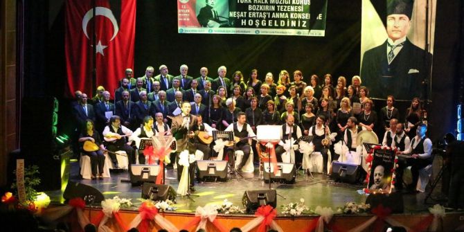 Neşet Ertaş’ı Anma Gecesi Hem Hüzünlendirdi Hem De Coşturdu