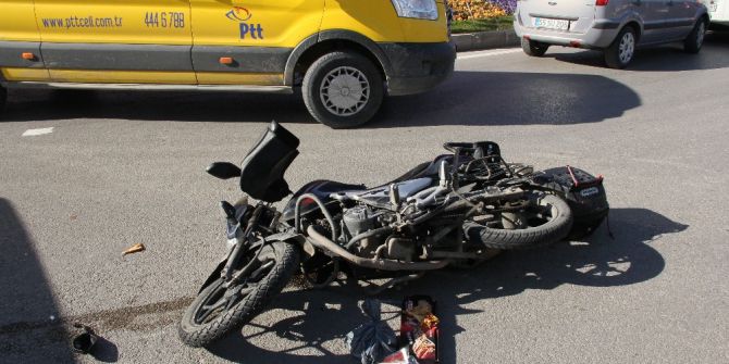 Samsun’da Motosiklet Otomobile Çarptı: 1 Yaralı