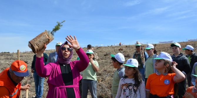 Korkuteli İlçesinde Bin 200 Fidanı Toprakla Buluştu