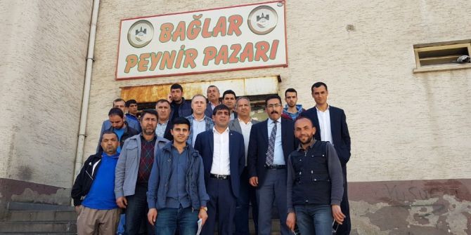 Ak Parti Heyeti Peynir Pazarı Esnafıyla Buluştu