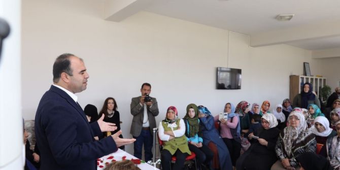 Çiftçi Referandum Çalışmalarını Sürdürüyor