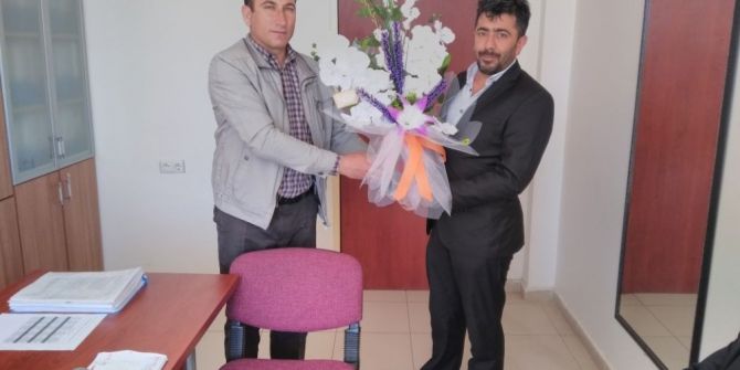 Akyad’tan 60 Öğrenciye Çalışma Masası Ve Sandalye