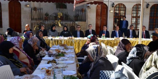 Vali Çataklı, Yaşlılarla Bir Araya Geldi