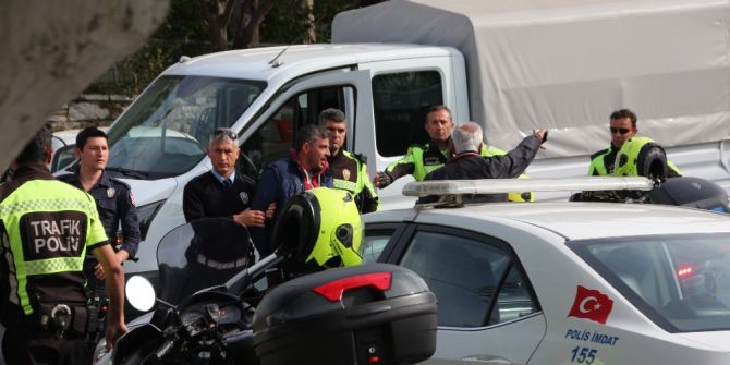 Bıçak Zoruyla Belediyenin Kamyonetini Çaldı