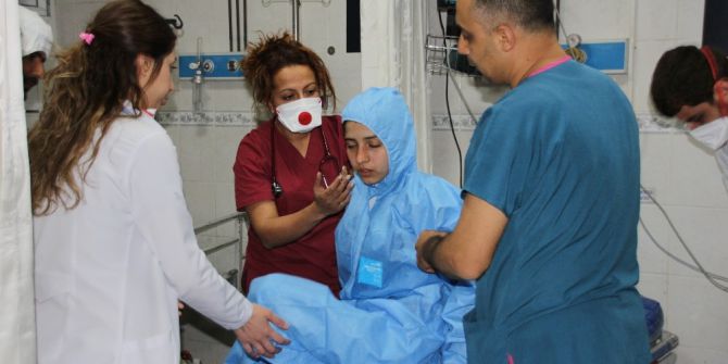 Kimyasal Saldırıdan Etkilenenlerin Tedavileri Sürüyor