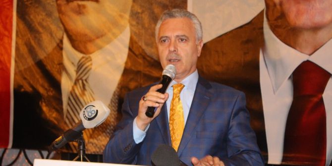 Ak Partililer ‘Vefa Yemeği’nde Buluştu