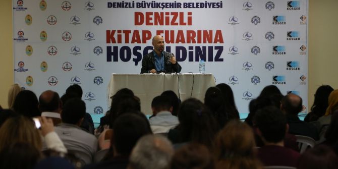 Kitap Fuarı’nda Yazarlara Yoğun İlgi