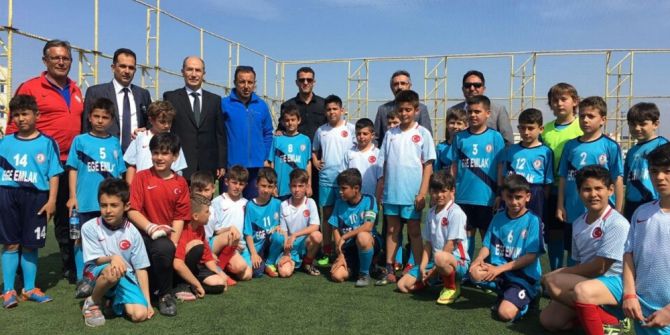 Ayvalık’ta Minikler Futbol İle Buluşuyor
