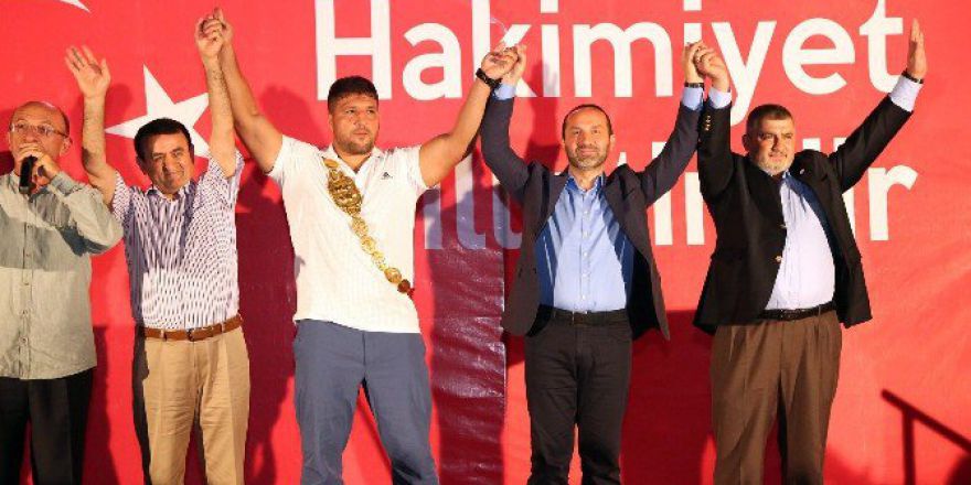 Kırkpınar Başpehlivanı Demokrasi Nöbetini Sürdürüyor