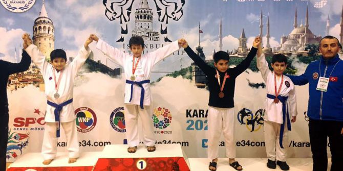 İhlas Koleji’nden Madalya Yağmuru