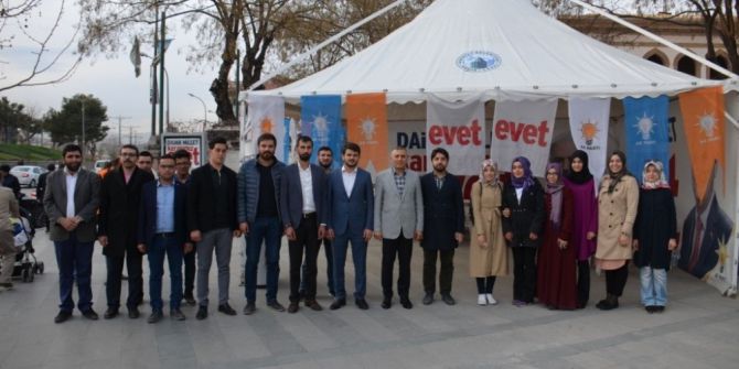 Musa Arat Gençlerle Bir Araya Geldi