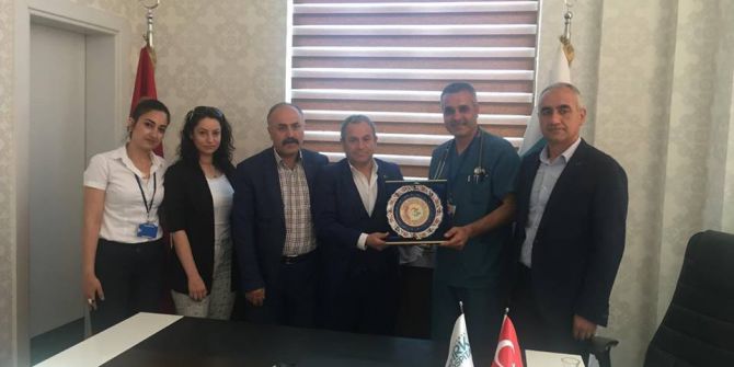 Hayad’tan Park Hospital Hastanesine Plaket
