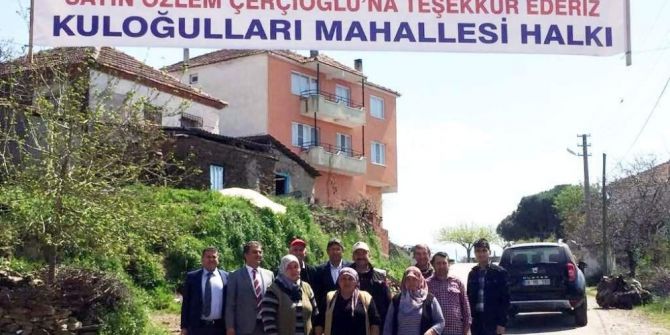 Özlem Çerçioğlu’na Pankartlı Teşekkür