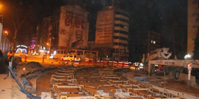 Tramvayda Çalışmalar Devam Ediyor
