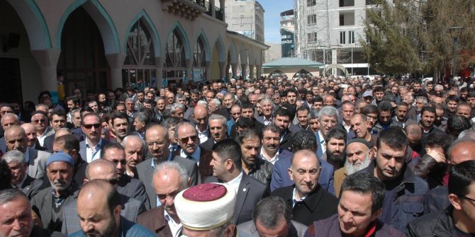 Suriye’de Katledilenler İçin Gıyabi Cenaze Namazı