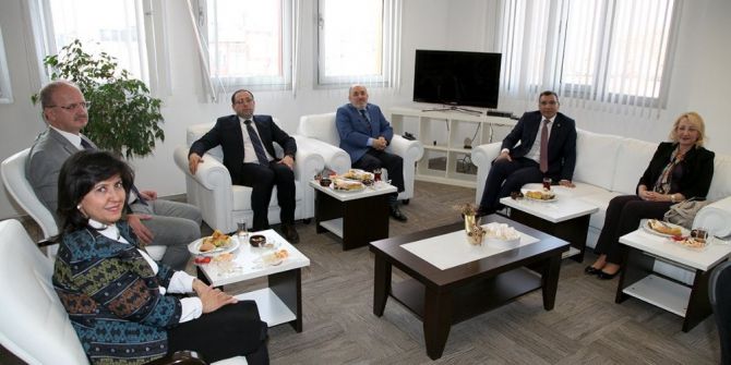 İzmir’deki 5 Üniversitesi Rektöründen Tunçsiper’e Ziyaret