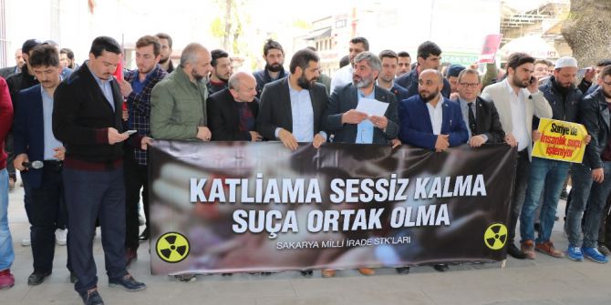 İdlib’teki Saldırıda Ölenler İçin Giyabi Cenaze Namazı Kılındı