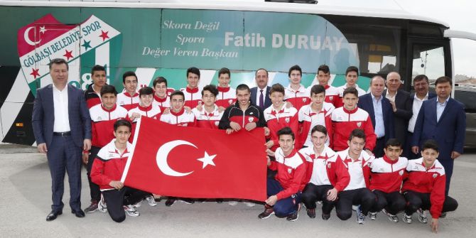 Gölbaşı Belediyespor U15 Futbol Takımı Türkiye Şampiyonasına Yolcu Edildi