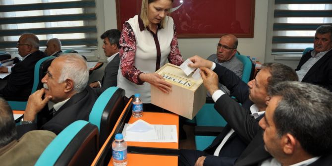 Toroslar Belediye Meclisi Komisyon Üyelerini Seçti