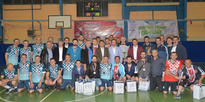 Bozüyük Belediyesi Kurumlar Arası Voleybol Turnuvası’nda Şampiyon Bozüyük Belediyesi