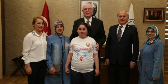 Otizmli Çocuklar Farkındalık Derneği’den Başkan Av. Kazım Kurt’a Ziyaret