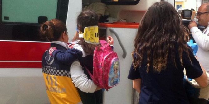 Anaokul Öğrencilerini Taşıyan Servis Beton Pompasıyla Çarpıştı: 5 Öğrenci Yaralandı