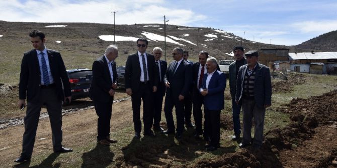 Yeşilpınar Futbol Sahasında Çalışmalar Başladı